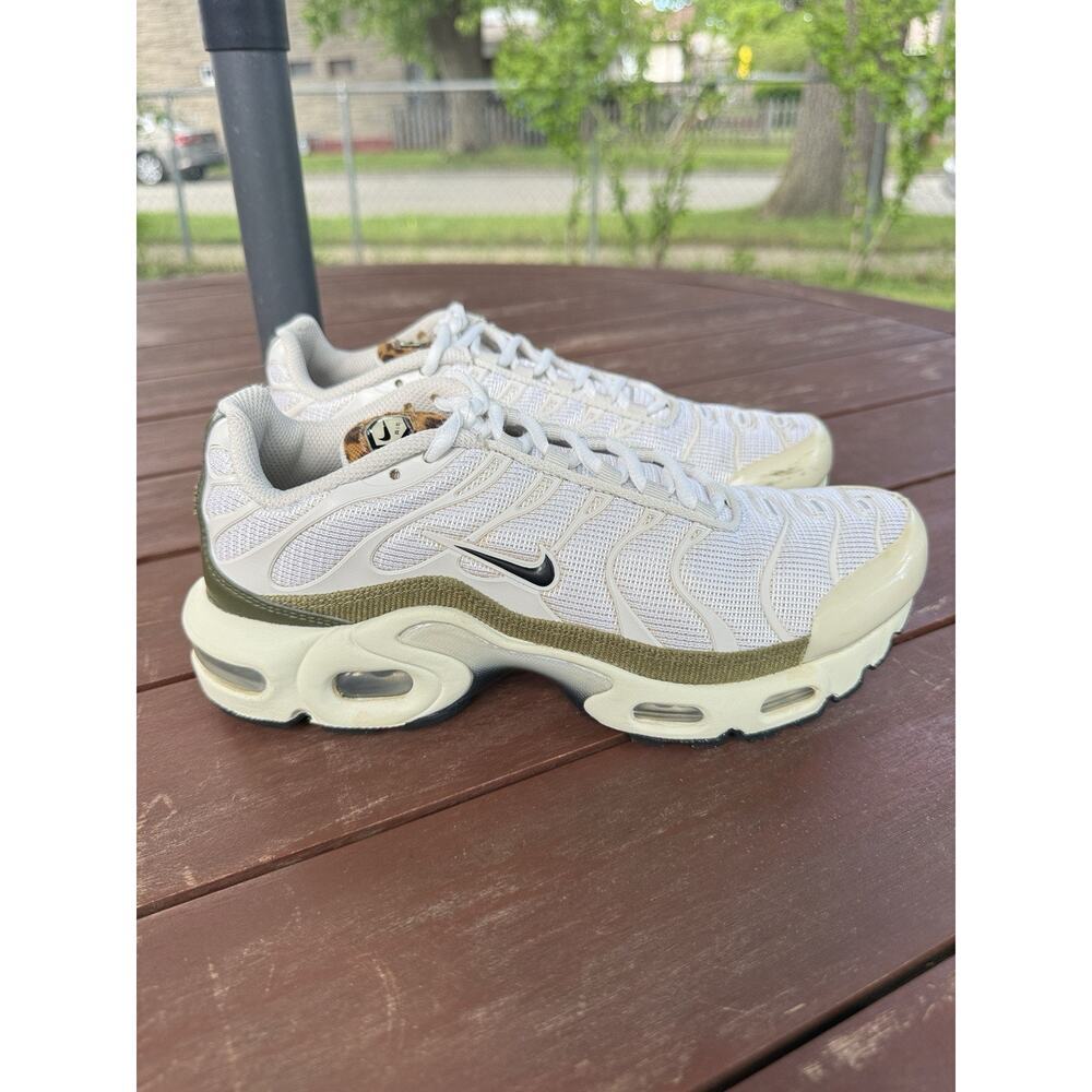 Nike Air Max Plus Shoes White Green Mesh Running Sneakers Youth Size 6Y/Women 8